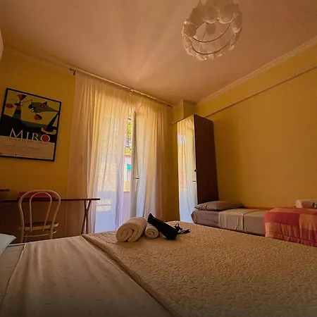 Apartament La Cameranense By Homes In Ancona *